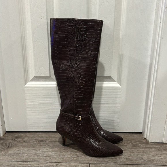 Charles by CD Arlie Croc Pointed Toe Boot - Picture 2 of 8